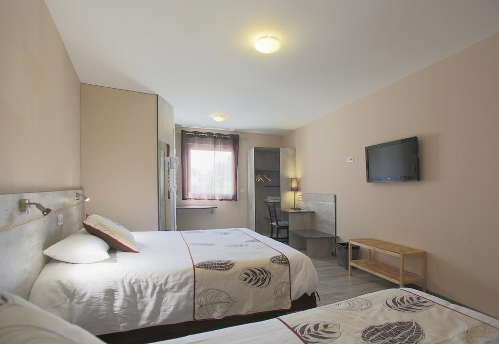 Le Castel Hotel Tain-lʼHermitage Стая снимка