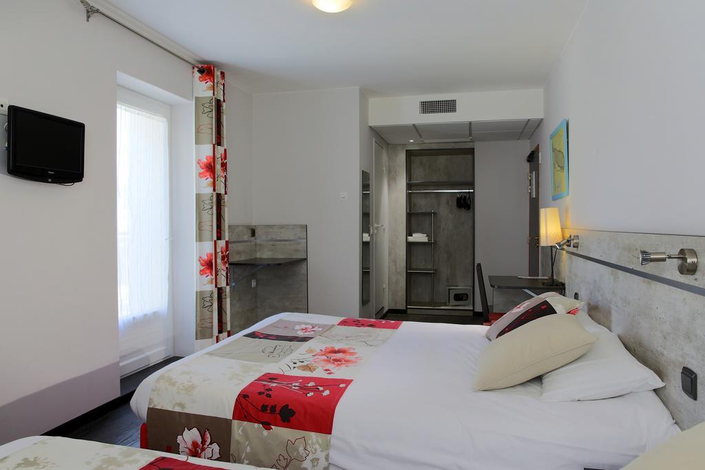 Le Castel Hotel Tain-lʼHermitage Стая снимка